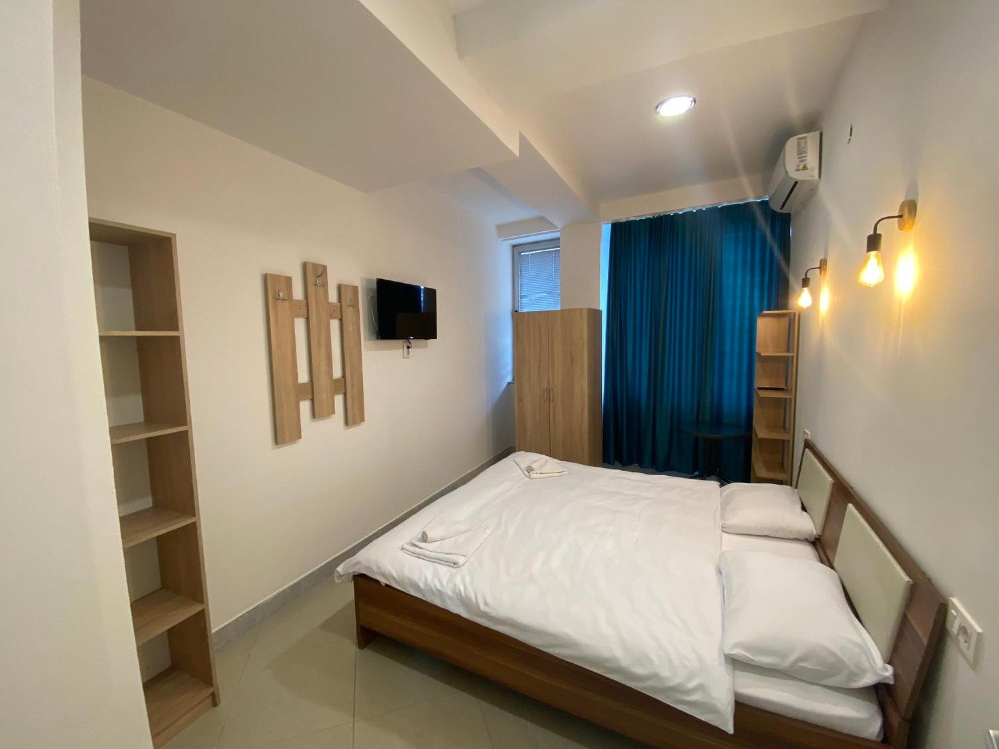 Hotel Fama Skopje Buitenkant foto